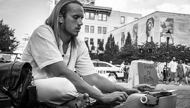 Giunsa Pagpahimutang ang Usa ka Maayong Suwerte nga Karmo alang sa Imong Kaugalingon