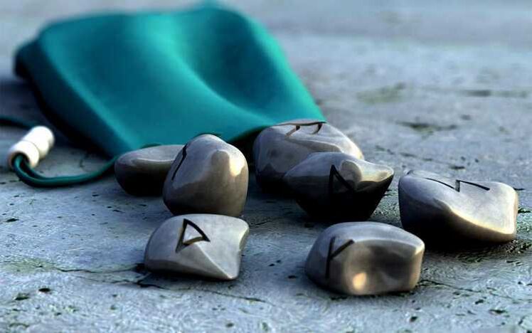 pouch nga adunay rune isip anting-anting para sa suwerte